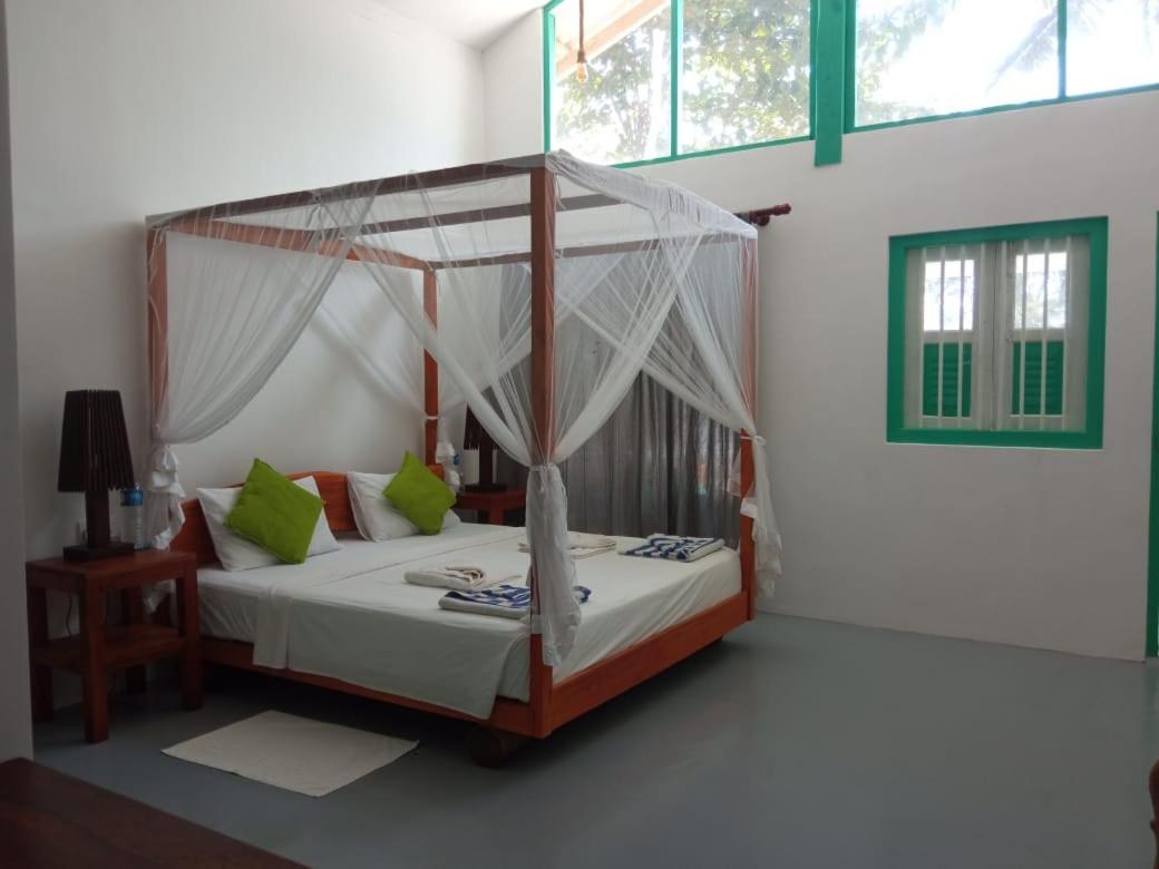 Beach House Kalukatiya - Family Villa, Seaview Room, Garden Room Dikwella Luaran gambar