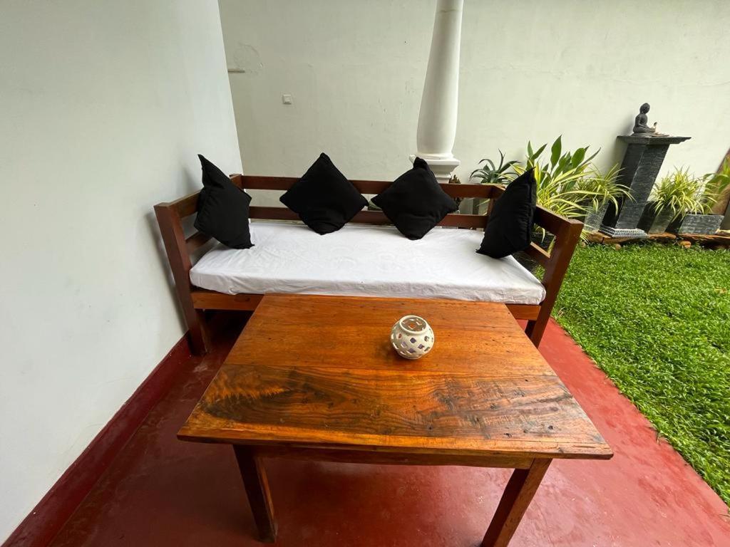 Beach House Kalukatiya - Family Villa, Seaview Room, Garden Room Dikwella Luaran gambar