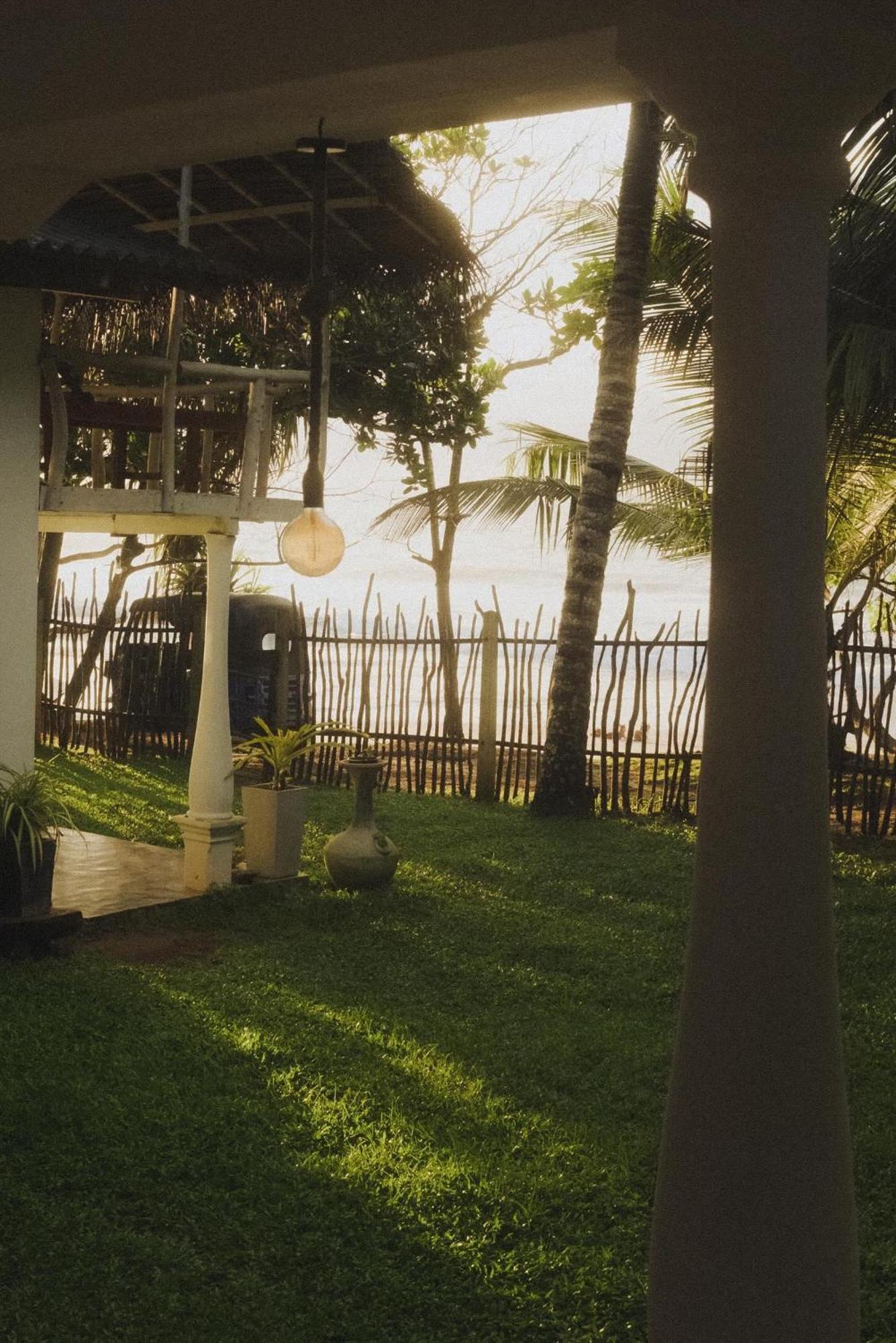 Beach House Kalukatiya - Family Villa, Seaview Room, Garden Room Dikwella Luaran gambar